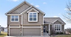 17802 Greyhawke Ridge, Smithville, MO 64089