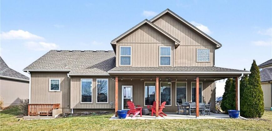 17802 Greyhawke Ridge, Smithville, MO 64089