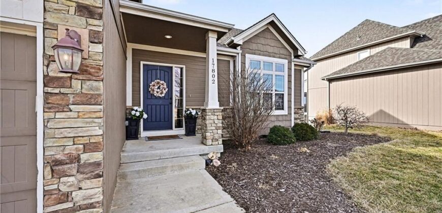 17802 Greyhawke Ridge, Smithville, MO 64089