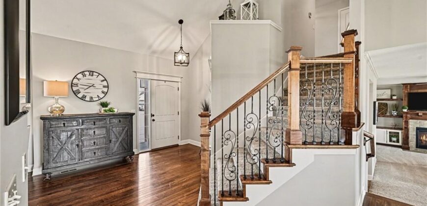 17802 Greyhawke Ridge, Smithville, MO 64089
