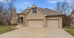 71 The Woodlands Drive, Gladstone, MO 64119