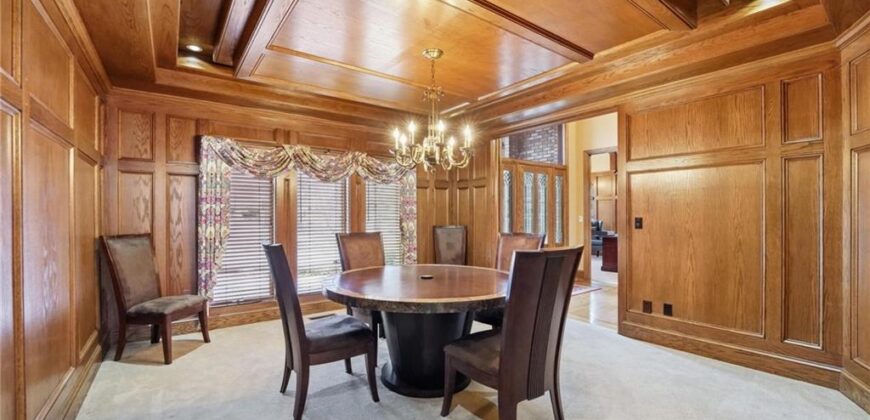 71 The Woodlands Drive, Gladstone, MO 64119