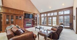 71 The Woodlands Drive, Gladstone, MO 64119