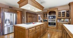71 The Woodlands Drive, Gladstone, MO 64119