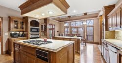 71 The Woodlands Drive, Gladstone, MO 64119