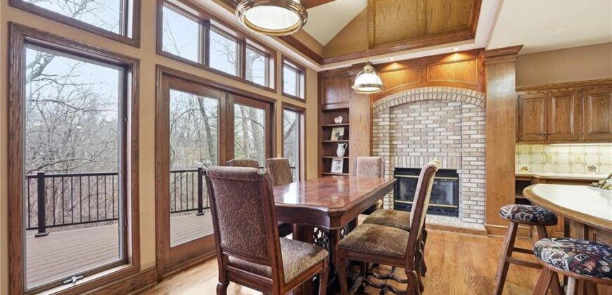 71 The Woodlands Drive, Gladstone, MO 64119