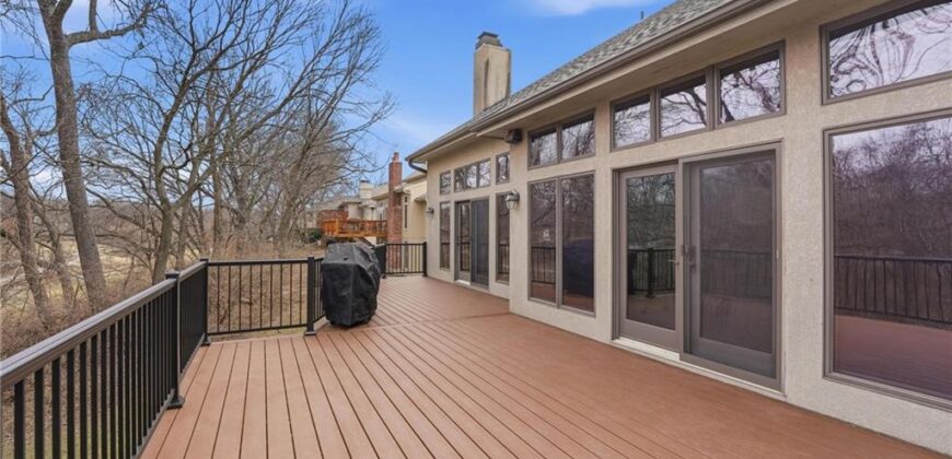 71 The Woodlands Drive, Gladstone, MO 64119