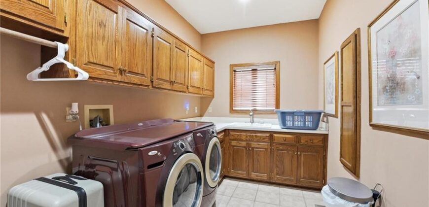 71 The Woodlands Drive, Gladstone, MO 64119