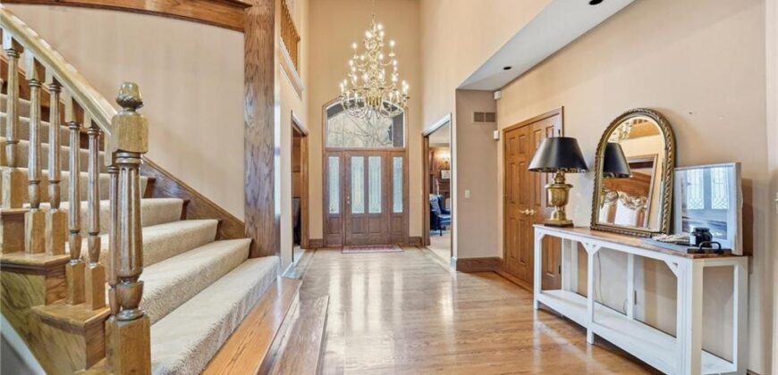 71 The Woodlands Drive, Gladstone, MO 64119