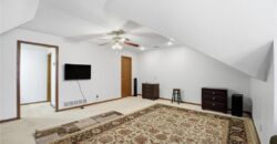 71 The Woodlands Drive, Gladstone, MO 64119