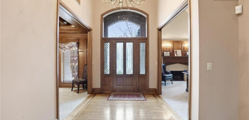 71 The Woodlands Drive, Gladstone, MO 64119