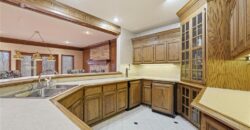 71 The Woodlands Drive, Gladstone, MO 64119