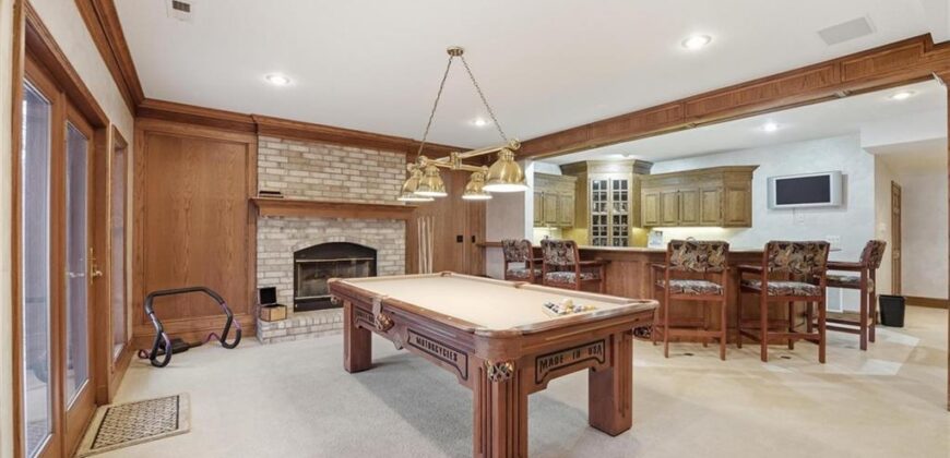 71 The Woodlands Drive, Gladstone, MO 64119