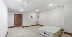 71 The Woodlands Drive, Gladstone, MO 64119