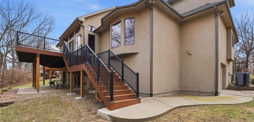 71 The Woodlands Drive, Gladstone, MO 64119
