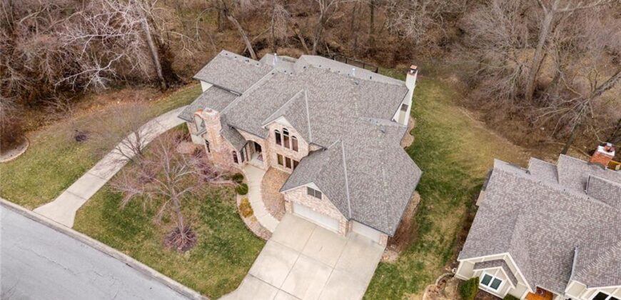 71 The Woodlands Drive, Gladstone, MO 64119