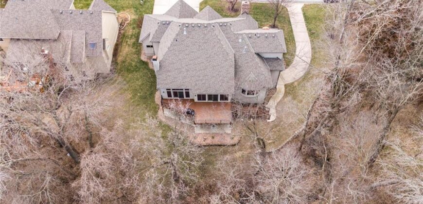 71 The Woodlands Drive, Gladstone, MO 64119