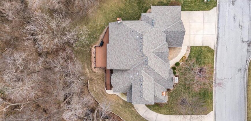 71 The Woodlands Drive, Gladstone, MO 64119