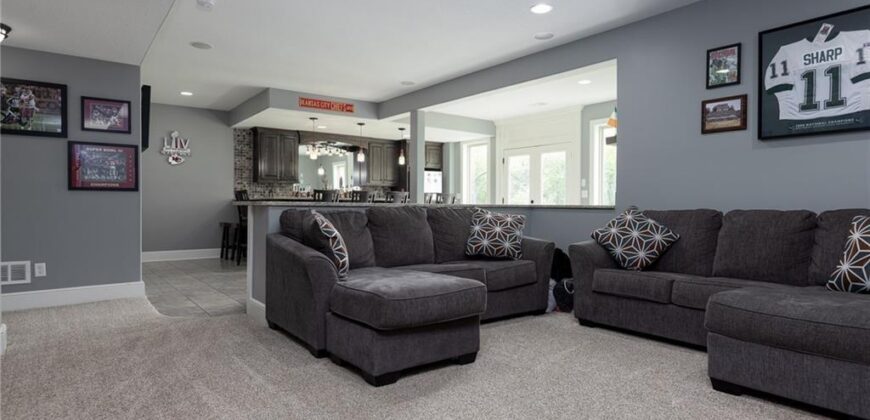 13017 Kelli Drive, Kearney, MO 64060