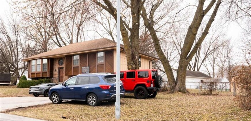 11526 N Wayne Avenue, Kansas City, MO 64155