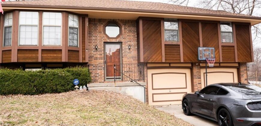 11526 N Wayne Avenue, Kansas City, MO 64155