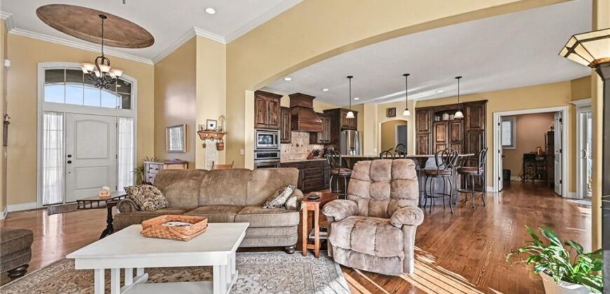 1819 NE 102nd Terrace, Kansas City, MO 64155