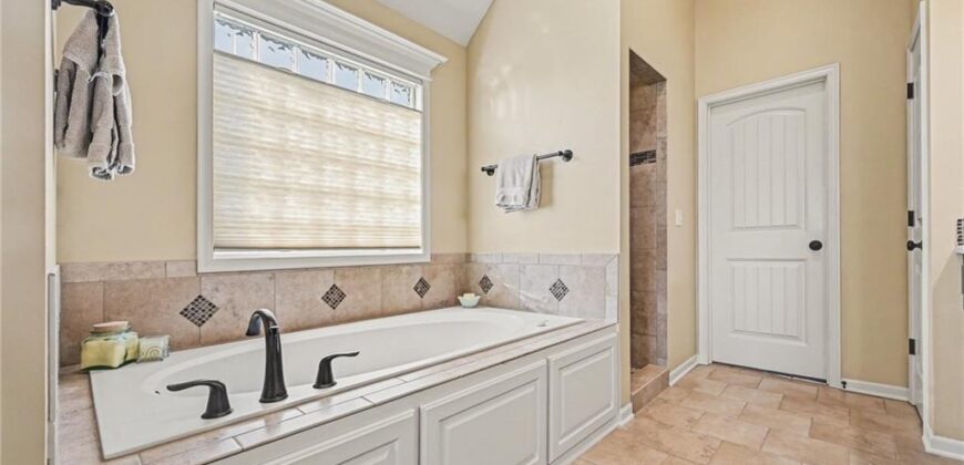 1819 NE 102nd Terrace, Kansas City, MO 64155