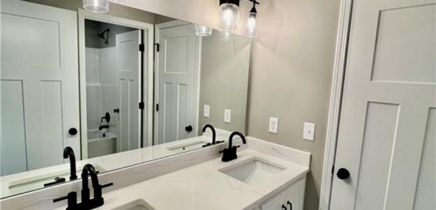 1972 Longview Drive, Liberty, MO 64068