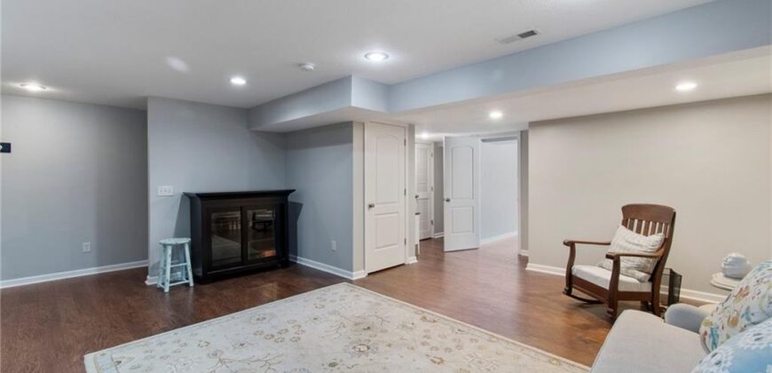 9008 NE 80th Street, Kansas City, MO 64158