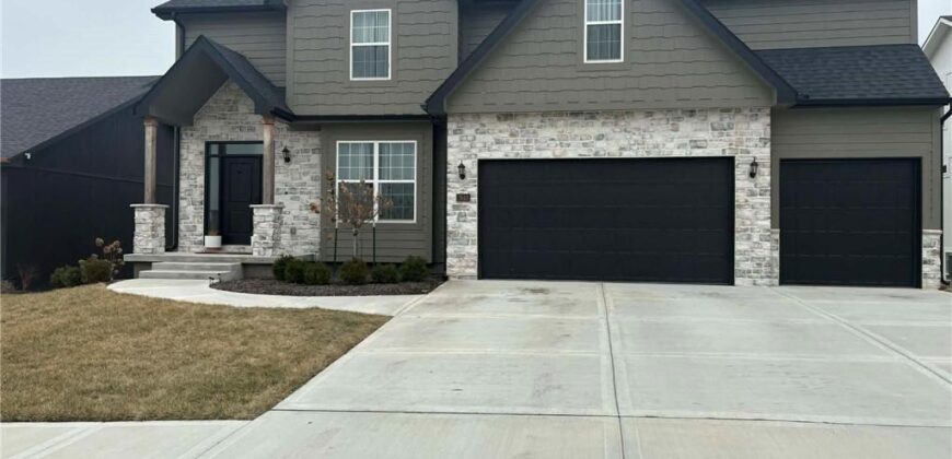 7643 N Sycamore Avenue, Kansas City, MO 64158