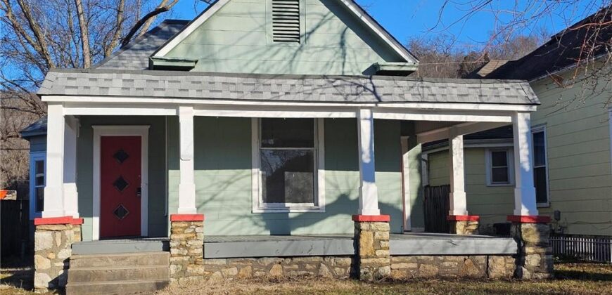426 Benton Avenue, Excelsior Springs, MO 64024