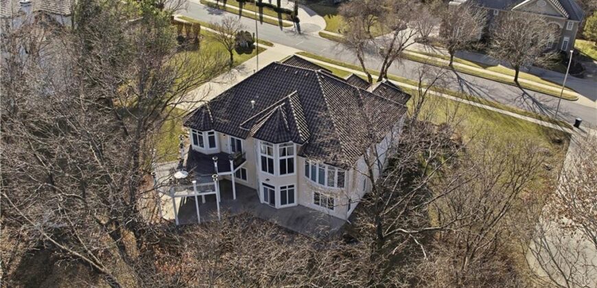 4405 N Hickory Lane, Kansas City, MO 64116