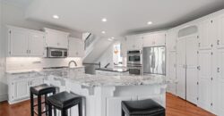 8190 Shoreline Drive, Parkville, MO 64152