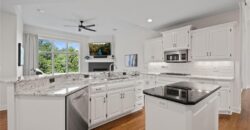 8190 Shoreline Drive, Parkville, MO 64152