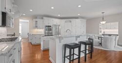 8190 Shoreline Drive, Parkville, MO 64152