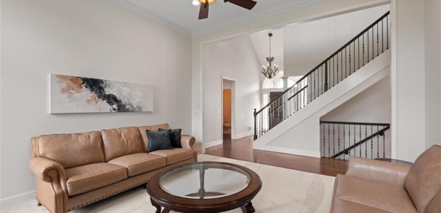 8190 Shoreline Drive, Parkville, MO 64152