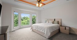 8190 Shoreline Drive, Parkville, MO 64152