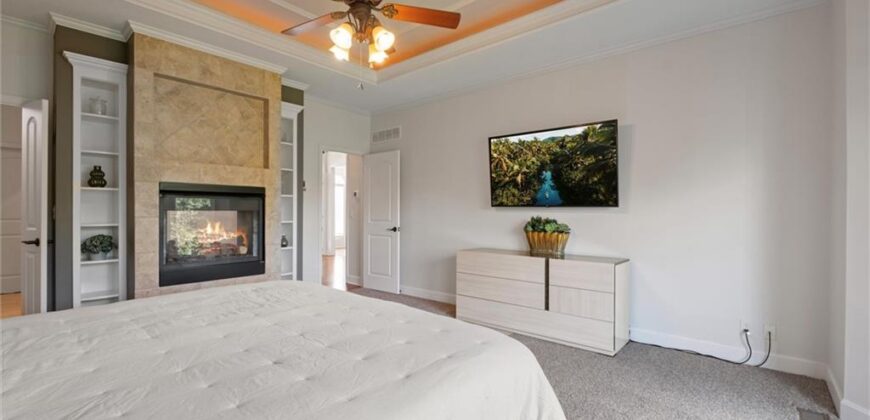 8190 Shoreline Drive, Parkville, MO 64152