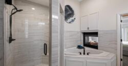 8190 Shoreline Drive, Parkville, MO 64152