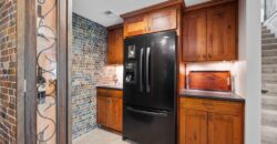 8190 Shoreline Drive, Parkville, MO 64152