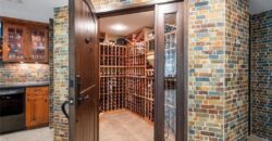 8190 Shoreline Drive, Parkville, MO 64152