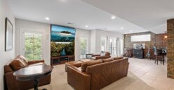 8190 Shoreline Drive, Parkville, MO 64152