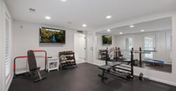 8190 Shoreline Drive, Parkville, MO 64152