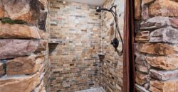 8190 Shoreline Drive, Parkville, MO 64152