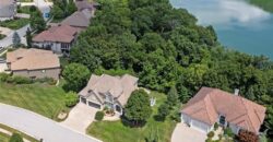 8190 Shoreline Drive, Parkville, MO 64152