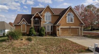 6201 N KENSINGTON Court, Kansas City, MO 64119