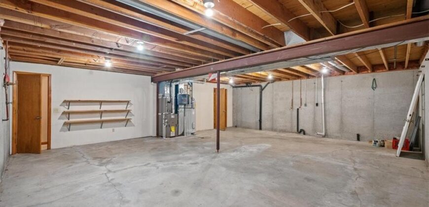 9007 Dry Dock Drive, Liberty, MO 64068
