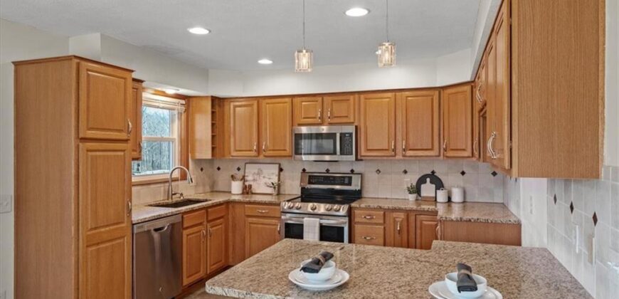 9007 Dry Dock Drive, Liberty, MO 64068