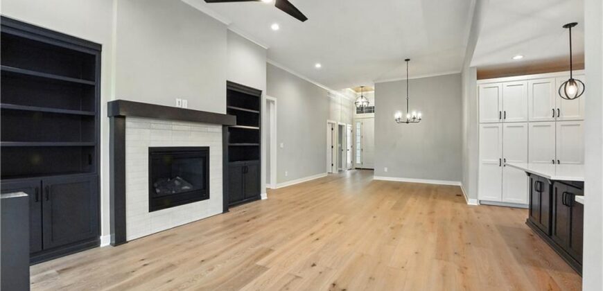 10504 N Mulberry Street, Kansas City, MO 64155