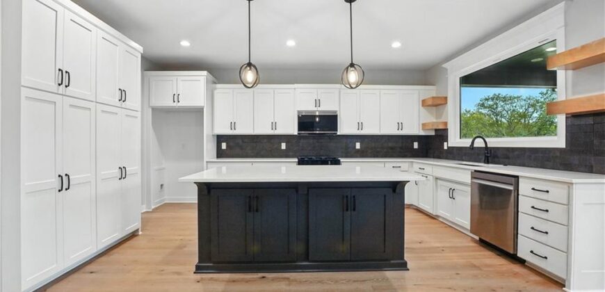 10504 N Mulberry Street, Kansas City, MO 64155